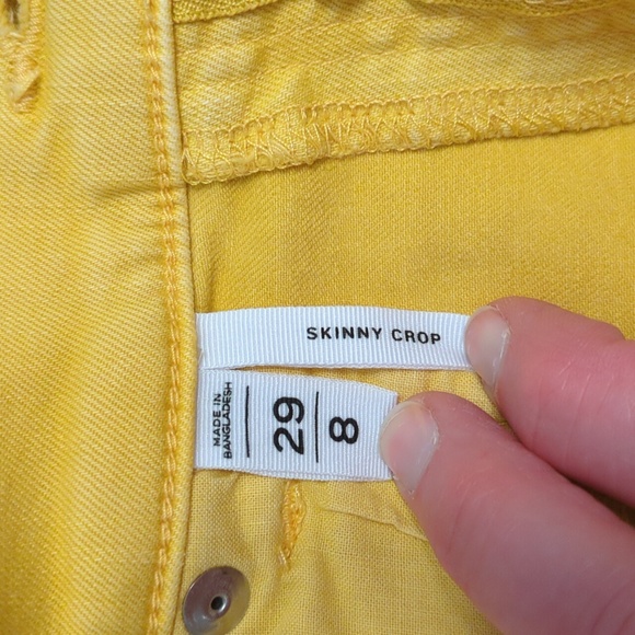 Loft, yellow skinny crop jeans with frayed hem. Size 8 - Picture 3 of 6